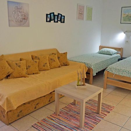 Studio Apartment Michelle - Intermezzo With Sea View Rabac Eksteriør bilde