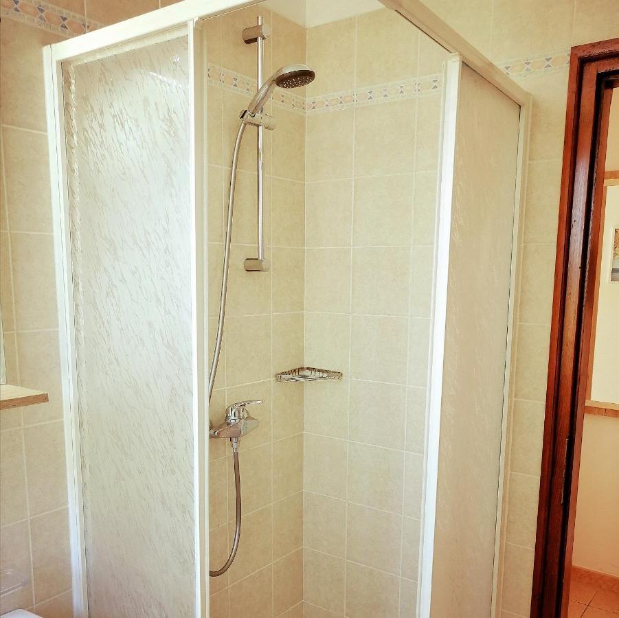 Studio Apartment Michelle - Intermezzo With Sea View Rabac Eksteriør bilde