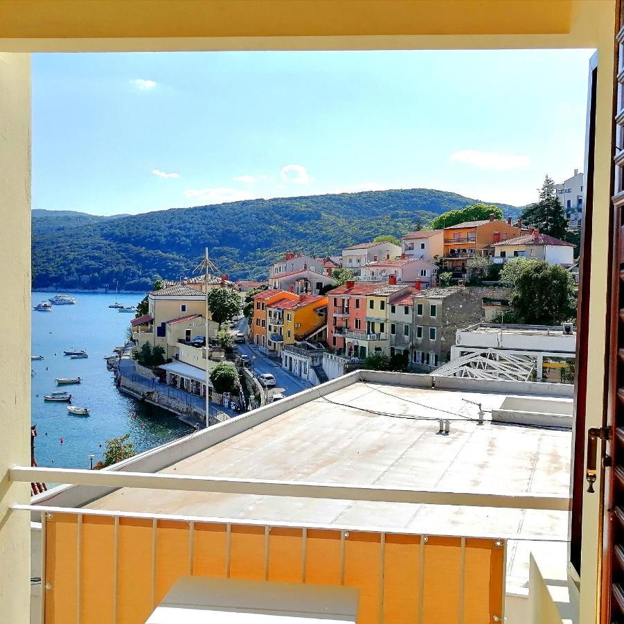 Studio Apartment Michelle - Intermezzo With Sea View Rabac Eksteriør bilde