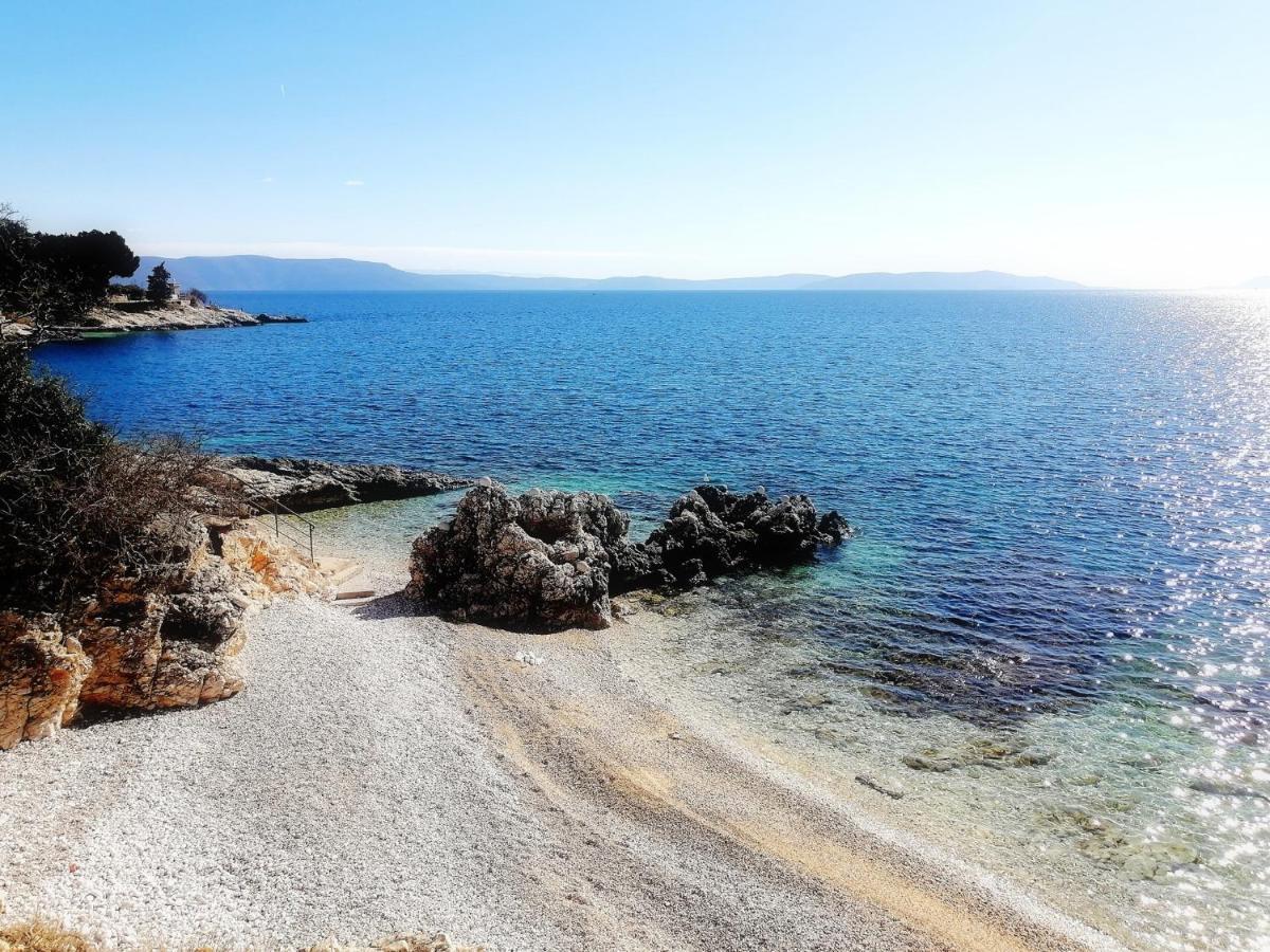 Studio Apartment Michelle - Intermezzo With Sea View Rabac Eksteriør bilde