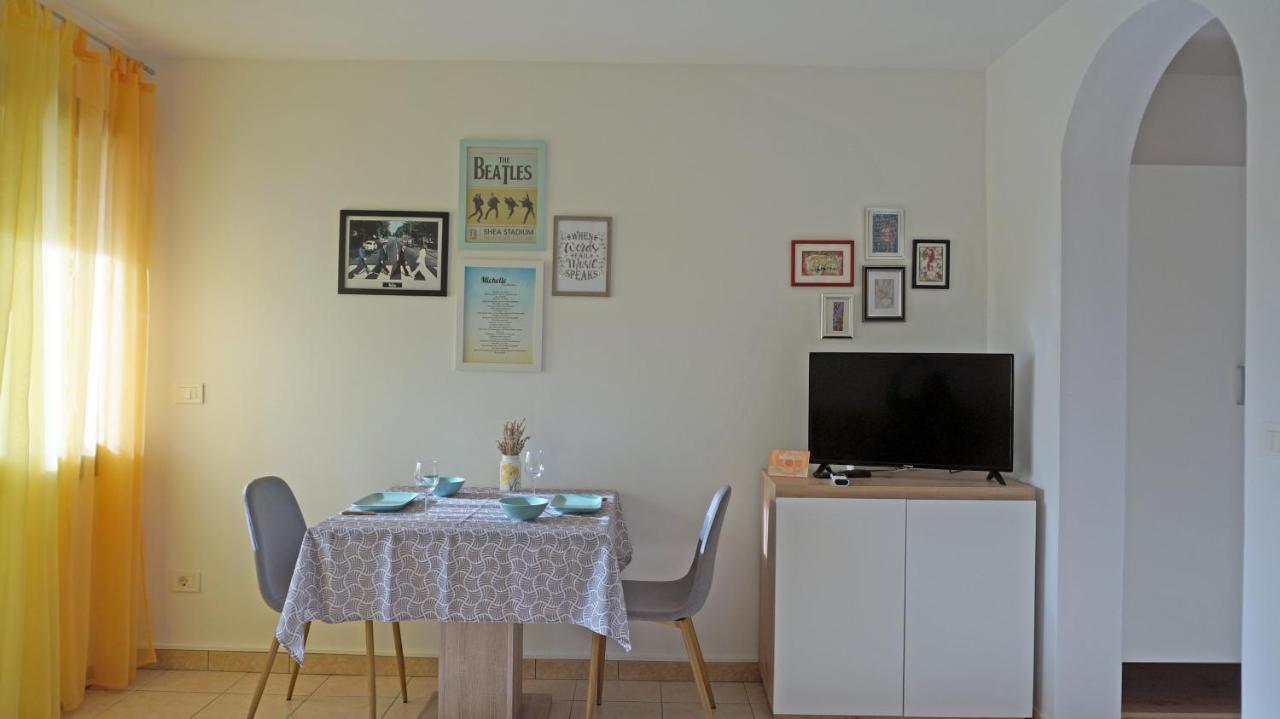 Studio Apartment Michelle - Intermezzo With Sea View Rabac Eksteriør bilde
